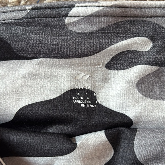 Reebok black/gray camo ankle length leggings size medium - Picture 4 of 4